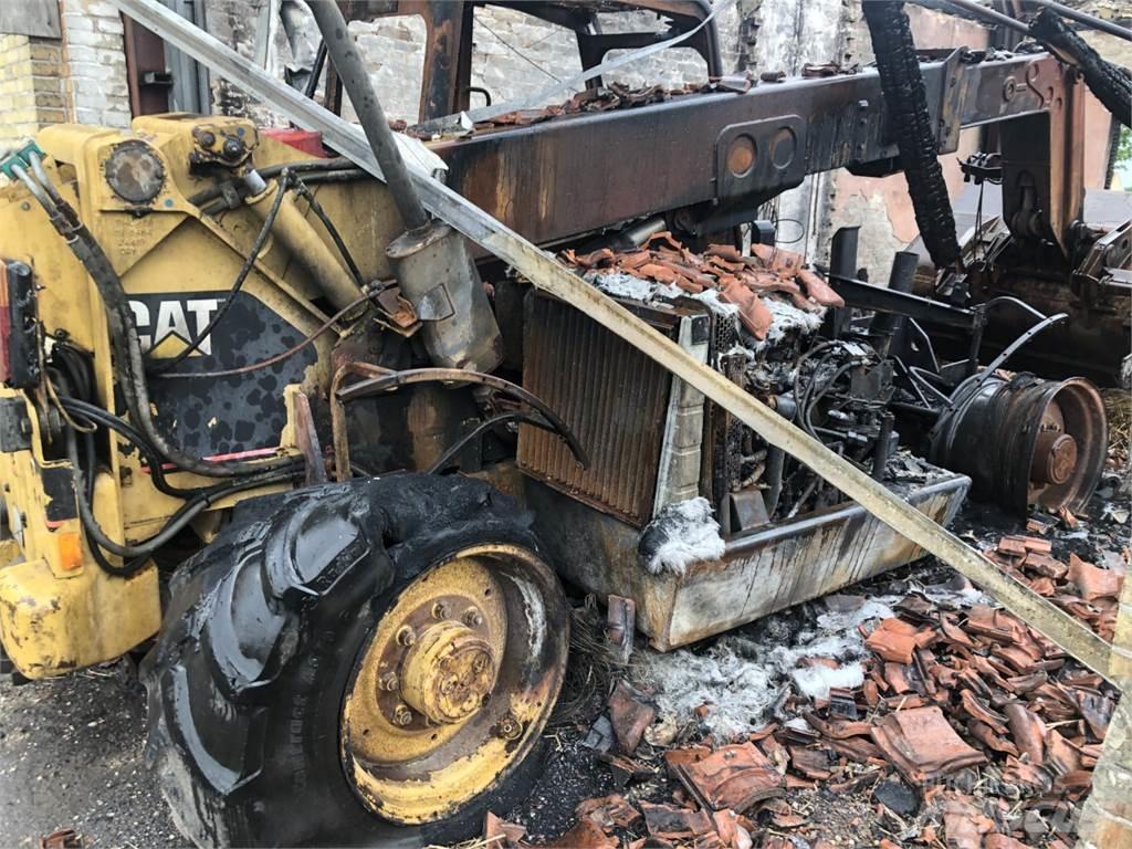 CAT TH62 Traktori