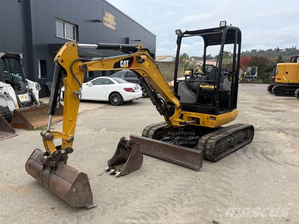 CAT 302.7 CR Mini ekskavatori < 7 t