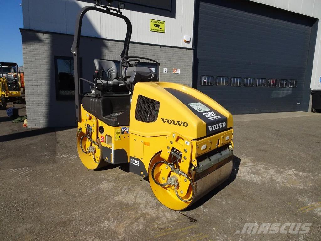 Volvo DD25P Divvalču grunts veltņi