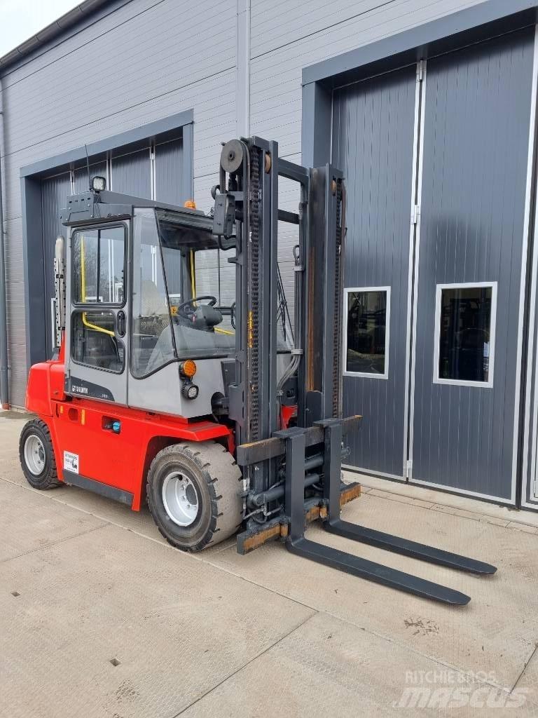 Kalmar DCE 55-6 Tehnika ar dīzeļa dzinēju