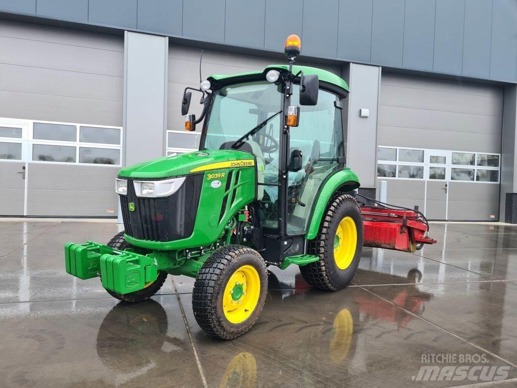 John Deere 3039R Traktori