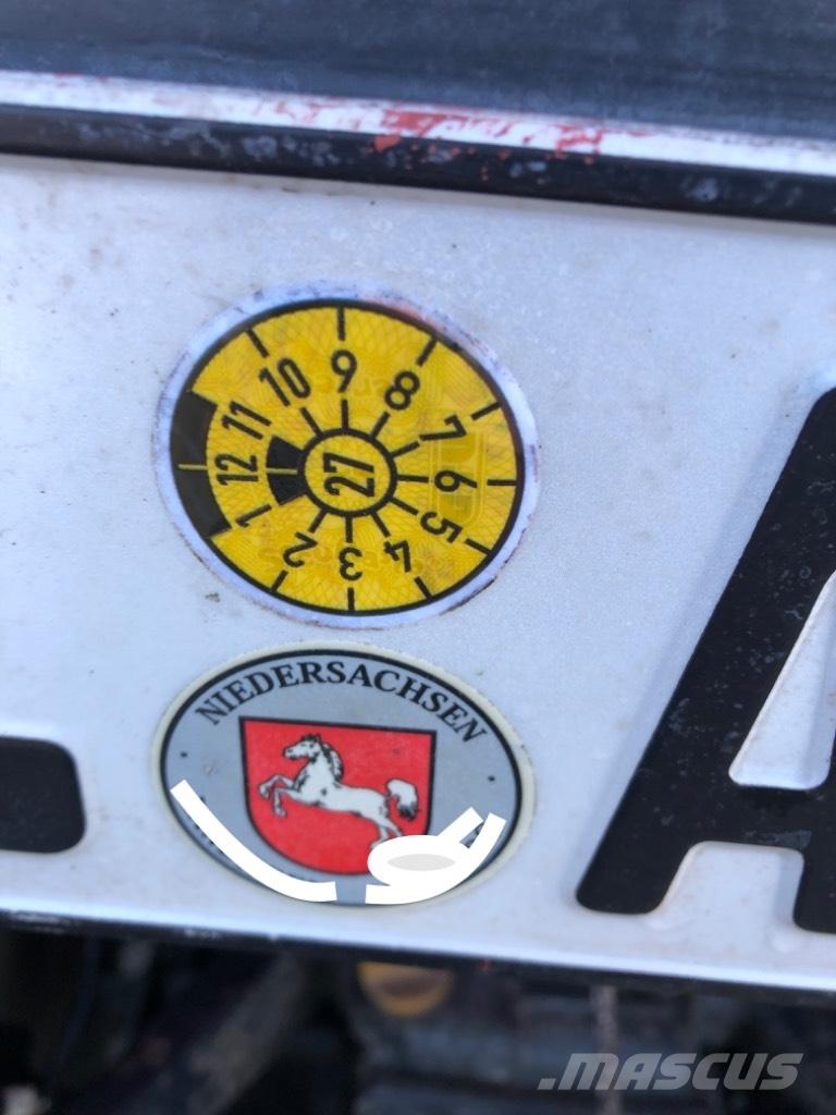 Shibaura ST 330 HST Kompaktie traktori