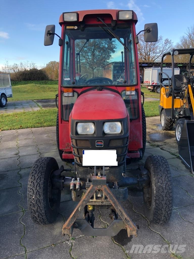 Shibaura ST 330 HST Kompaktie traktori