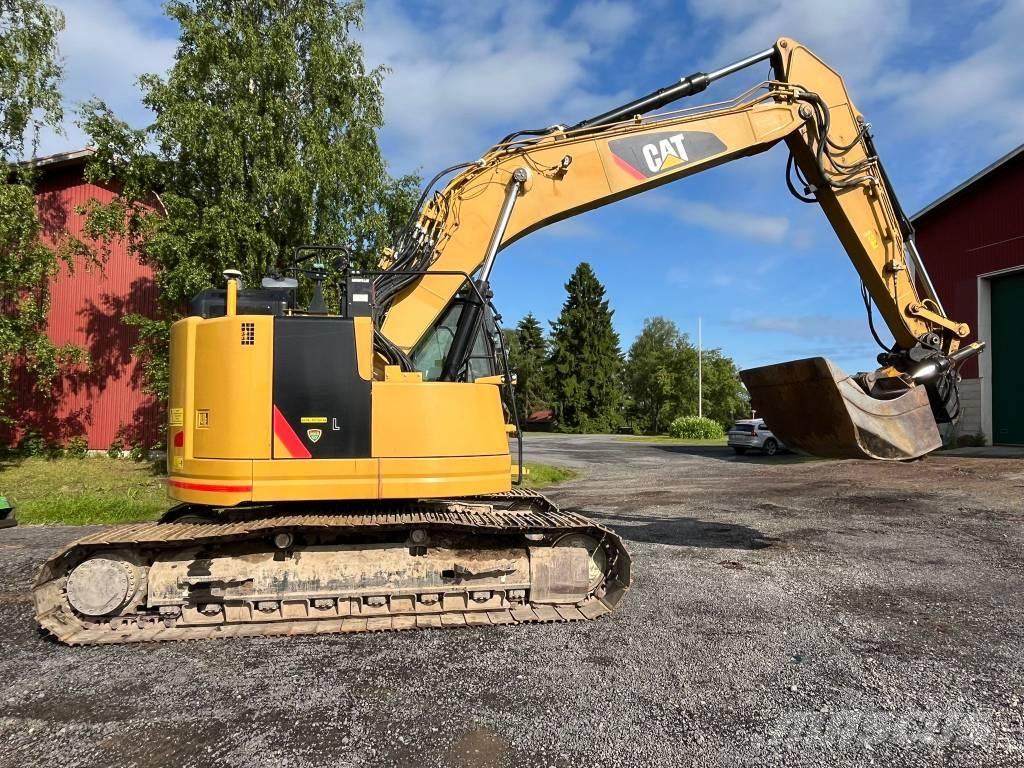 CAT 325 Kāpurķēžu ekskavatori