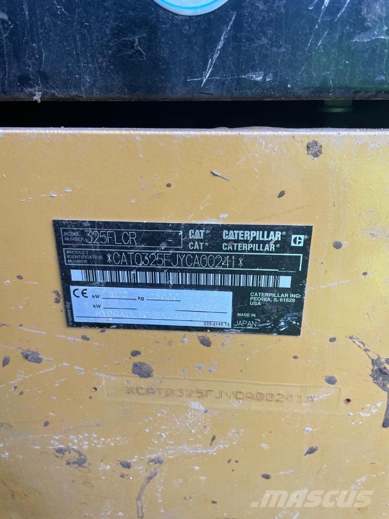 CAT 325 Kāpurķēžu ekskavatori