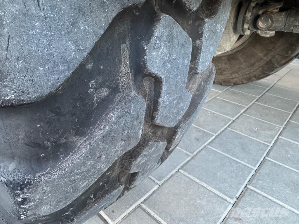 Liebherr L 506 Iekrāvēji uz riteņiem