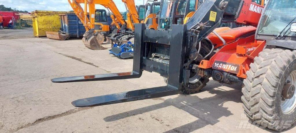 Manitou PFB Teleskopiskie manipulatori