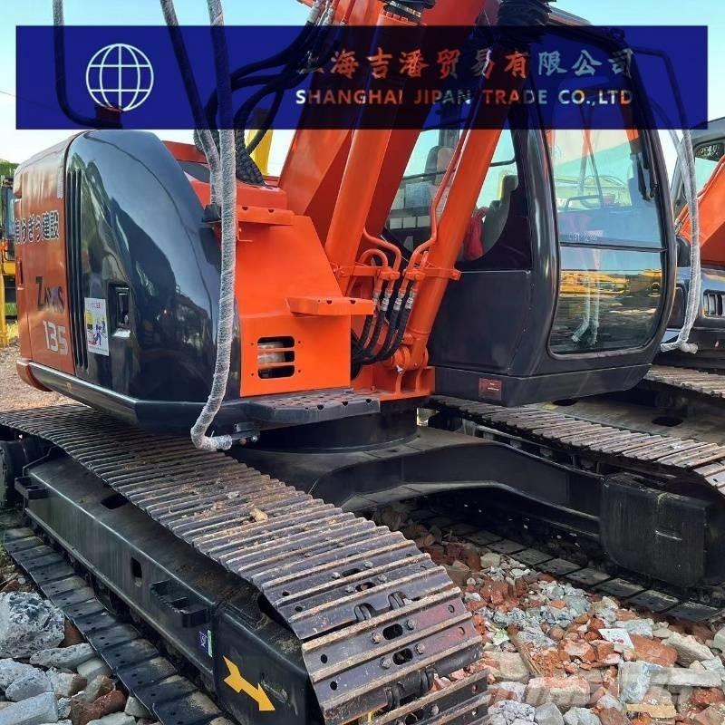 Hitachi ZX 135 Vidēja lieluma ekskavatori 7 t - 12 t