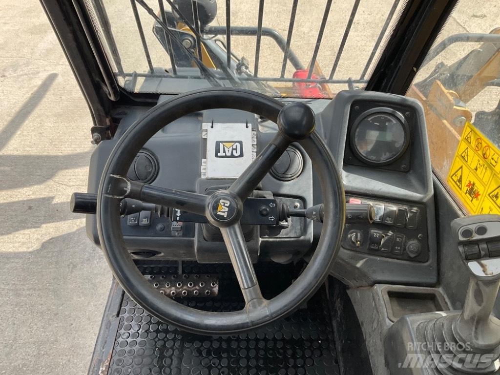 CAT TH 414 Teleskopiskie manipulatori