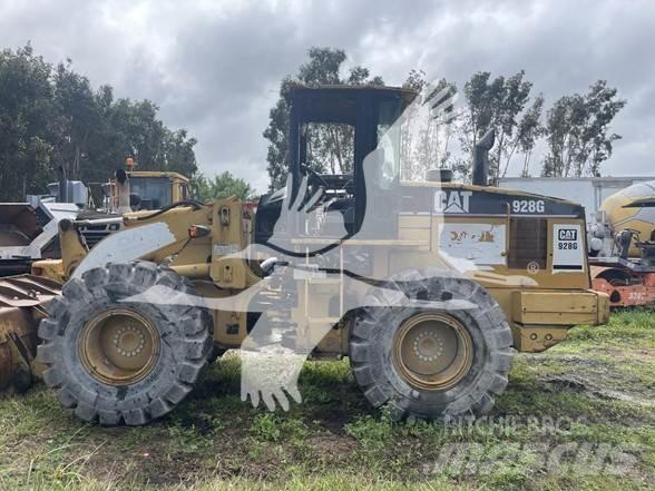 CAT 928G Iekrāvēji uz riteņiem