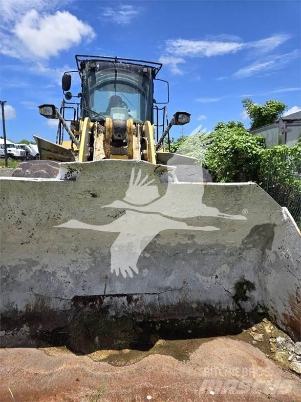 CAT 950K Iekrāvēji uz riteņiem