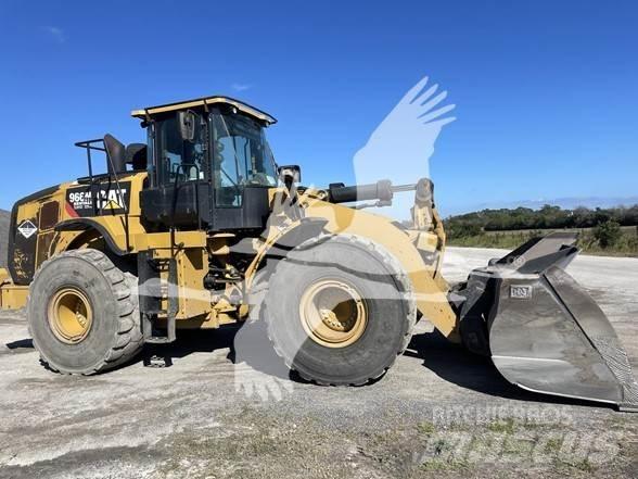CAT 966M Iekrāvēji uz riteņiem