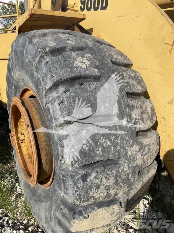 CAT 988B Iekrāvēji uz riteņiem