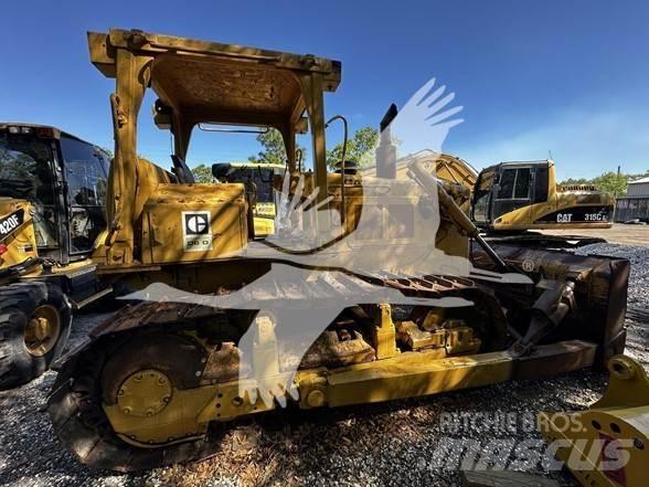 CAT D6D Kāpurķēžu buldozeri