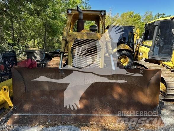 CAT D6D Kāpurķēžu buldozeri