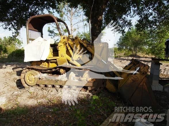 John Deere 450 Kāpurķēžu iekrāvēji