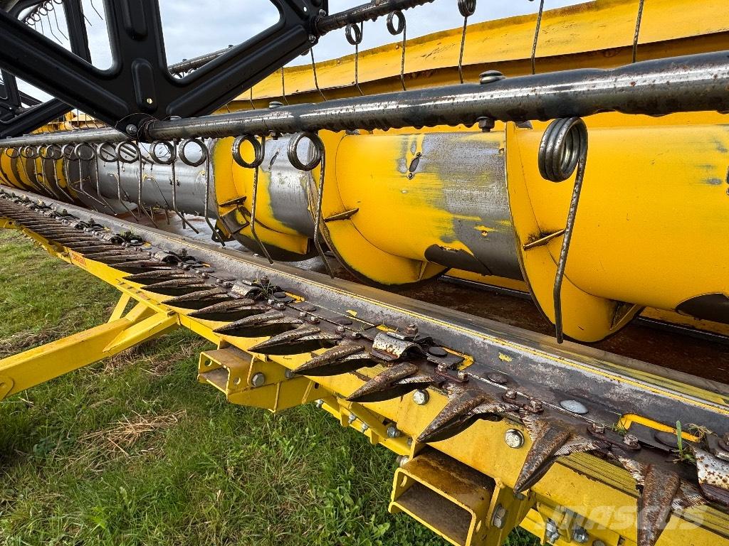 New Holland CX 8070 Ražas novākšanas kombaini