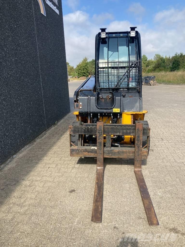 JCB TLT 35 D 4x4 Teleskopiskie manipulatori