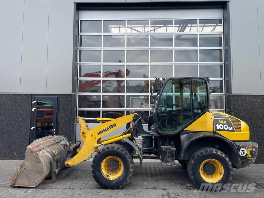 Komatsu WA100 Iekrāvēji uz riteņiem