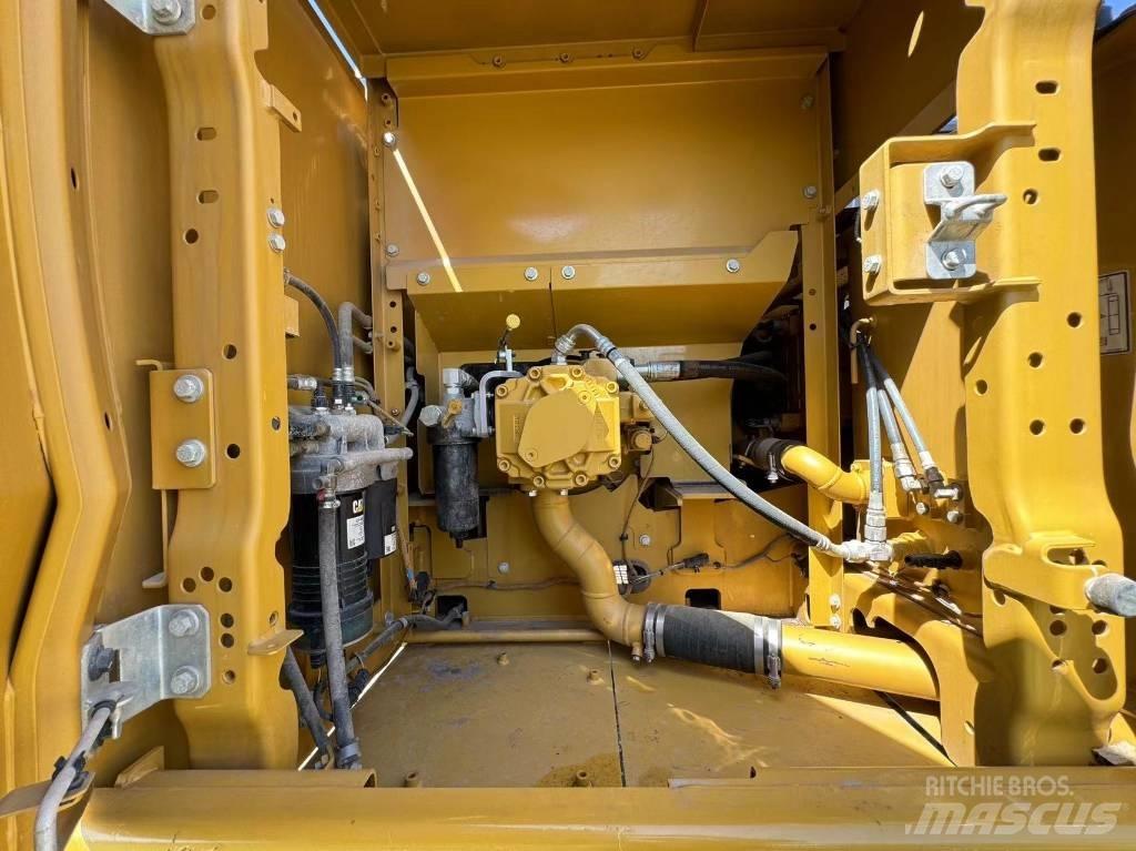 CAT 323GC Kāpurķēžu ekskavatori