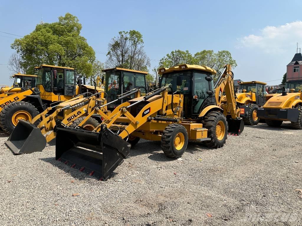 CAT 420F Ekskavatori-iekrāvēji