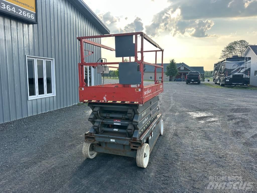 SkyJack SJ 4632 Šķerveida pacēlāji
