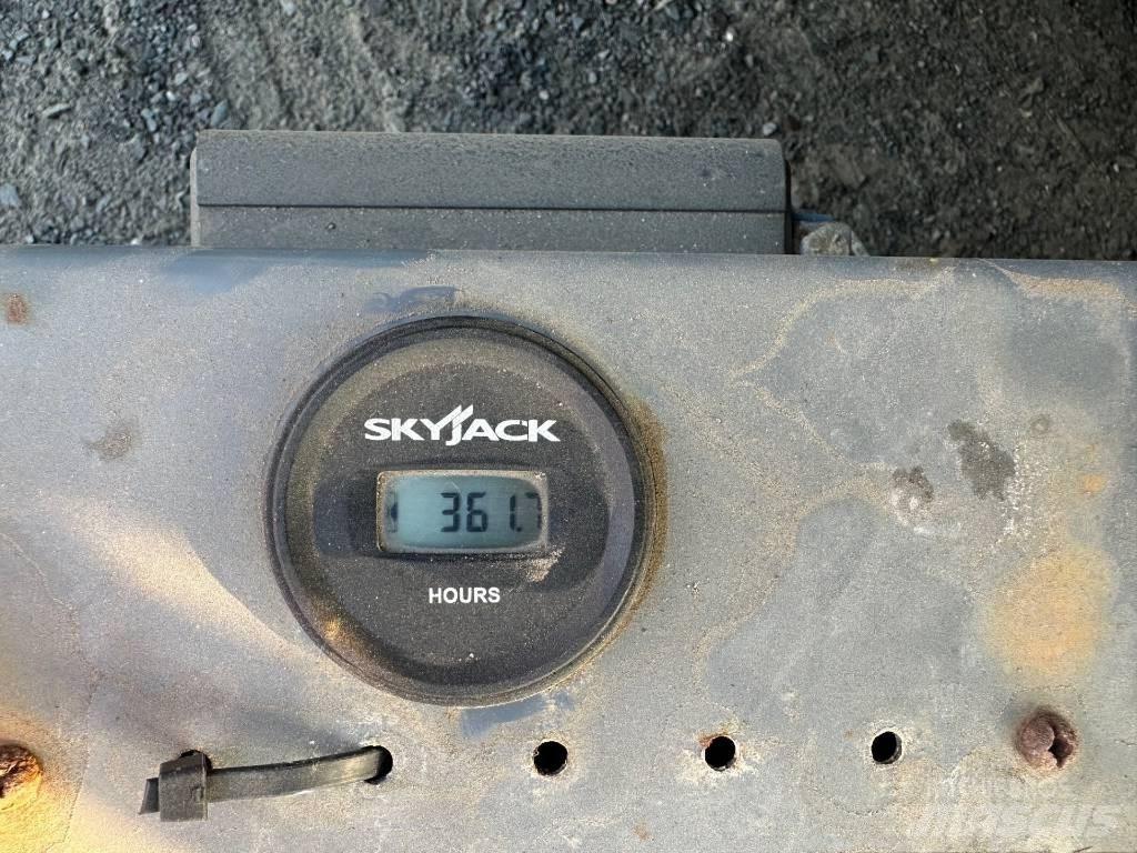 SkyJack SJ 4632 Šķerveida pacēlāji