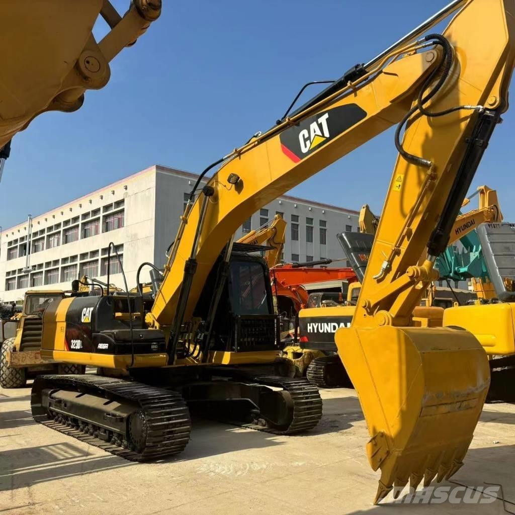 CAT 323 D L Kāpurķēžu ekskavatori