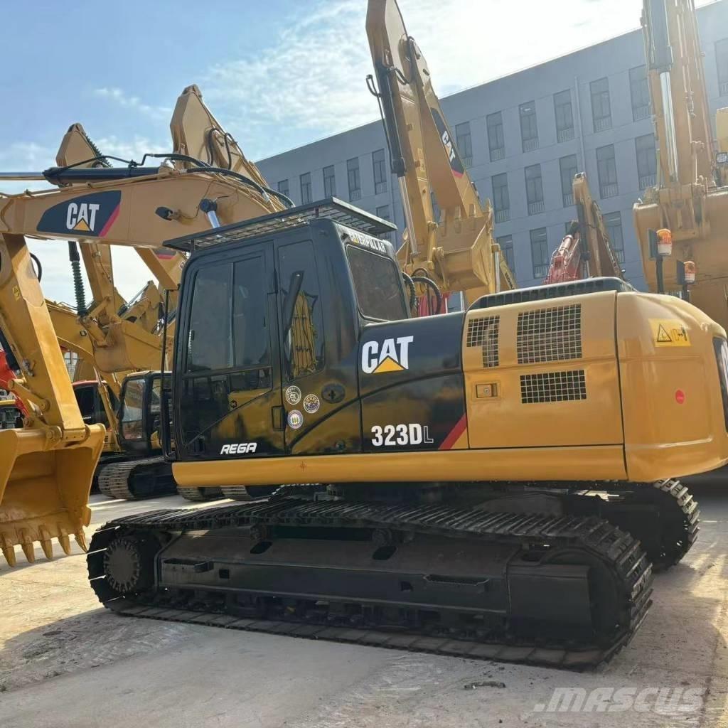 CAT 323 D L Kāpurķēžu ekskavatori