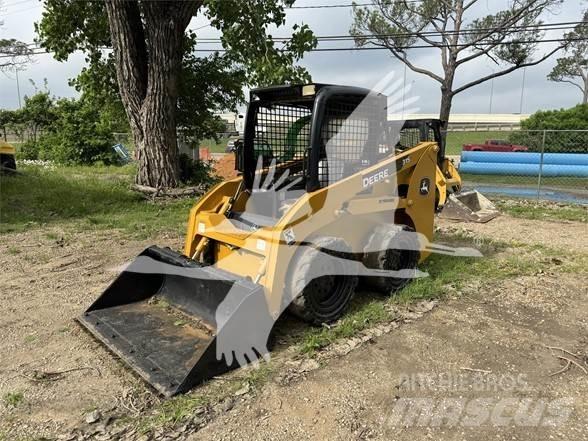 John Deere 315 Lietoti riteņu kompaktiekrāvēji