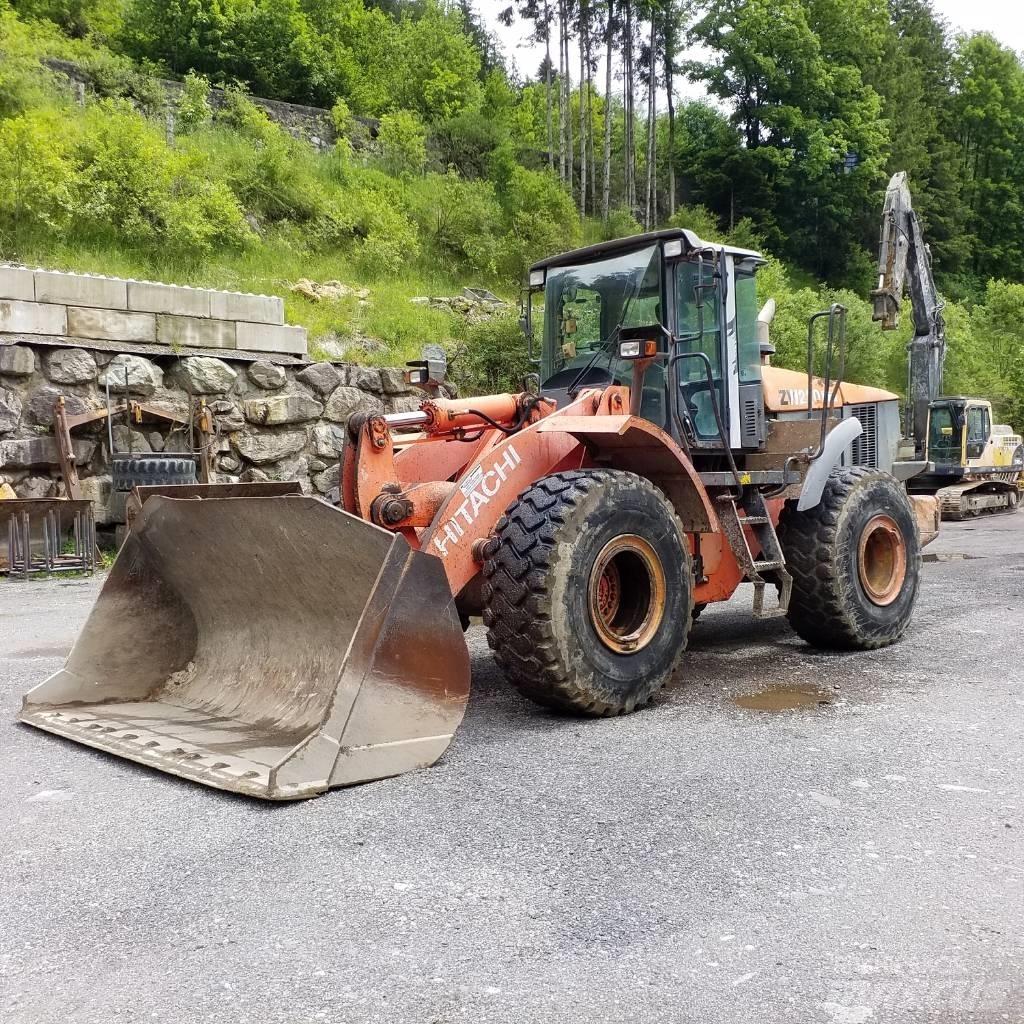 Hitachi ZW 220 Iekrāvēji uz riteņiem