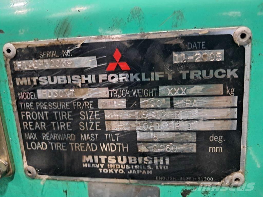 Mitsubishi FD30NT Tehnika ar dīzeļa dzinēju