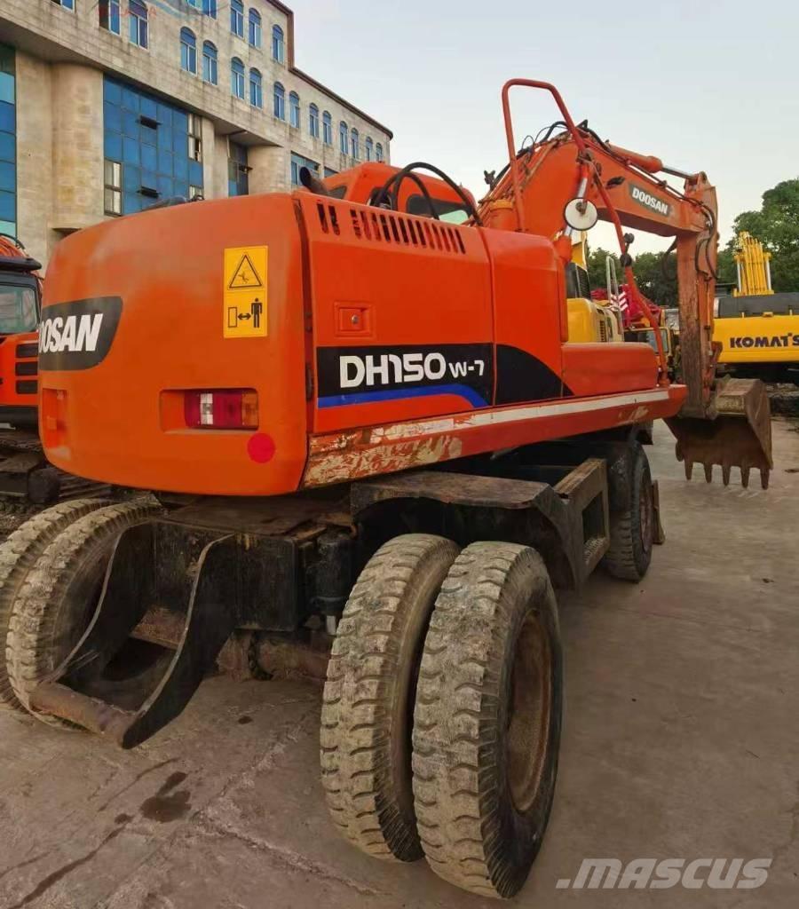 Doosan DH 150 W-7 Ekskavatori uz riteņiem