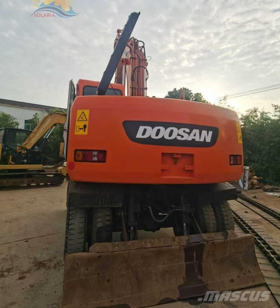 Doosan DH 150 W-7 Ekskavatori uz riteņiem