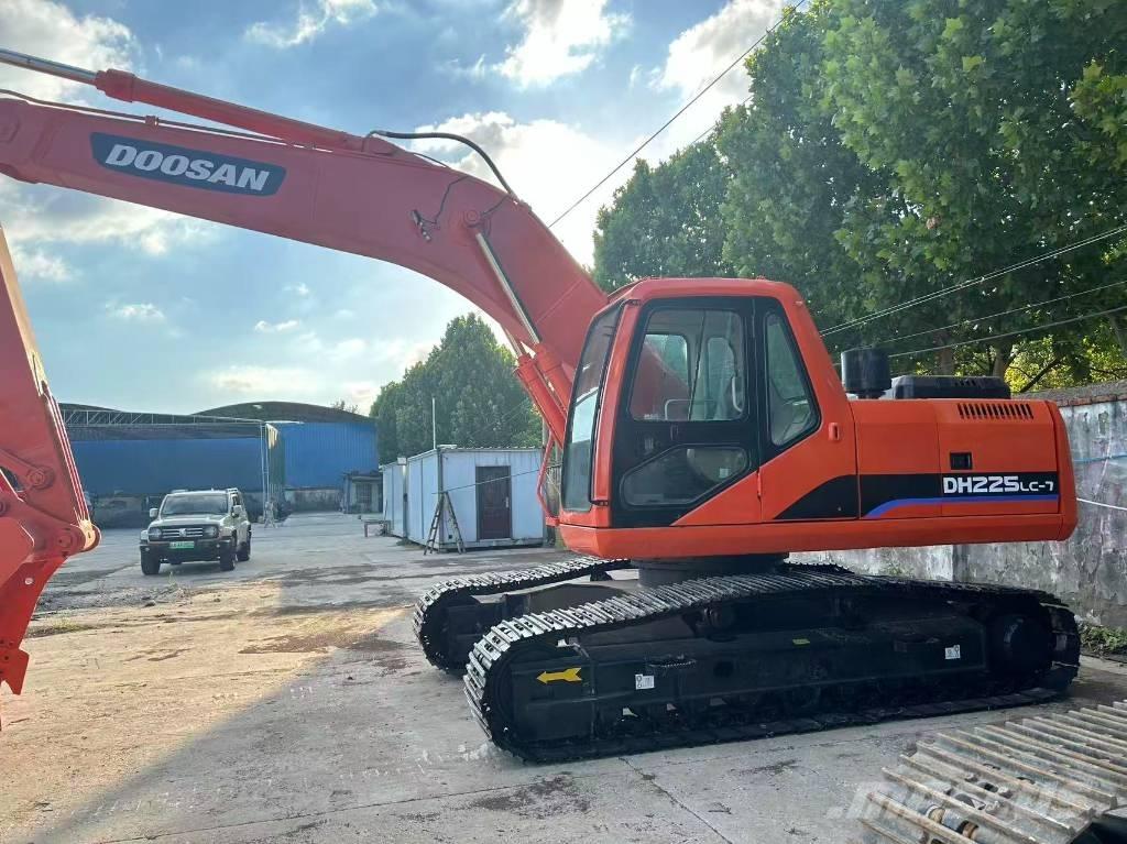 Doosan 225 Kāpurķēžu ekskavatori