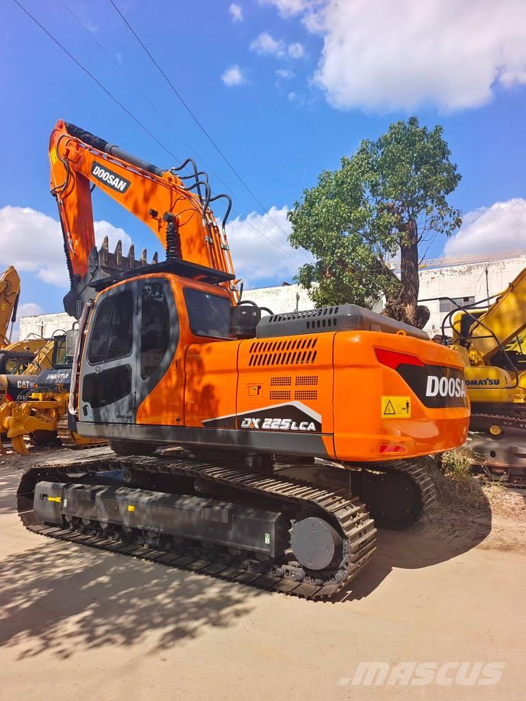 Doosan DX 225 LCA Kāpurķēžu ekskavatori