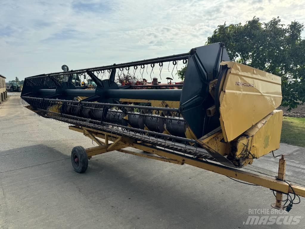 New Holland TX 36 Ražas novākšanas kombaini