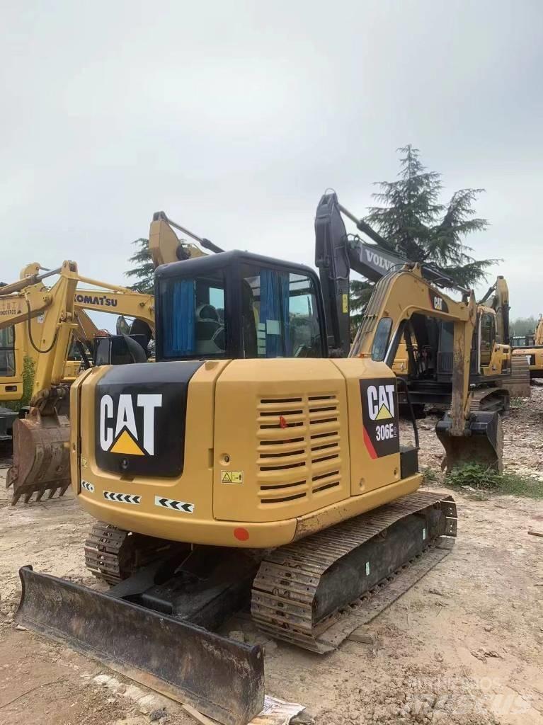CAT 306E2 Kāpurķēžu ekskavatori
