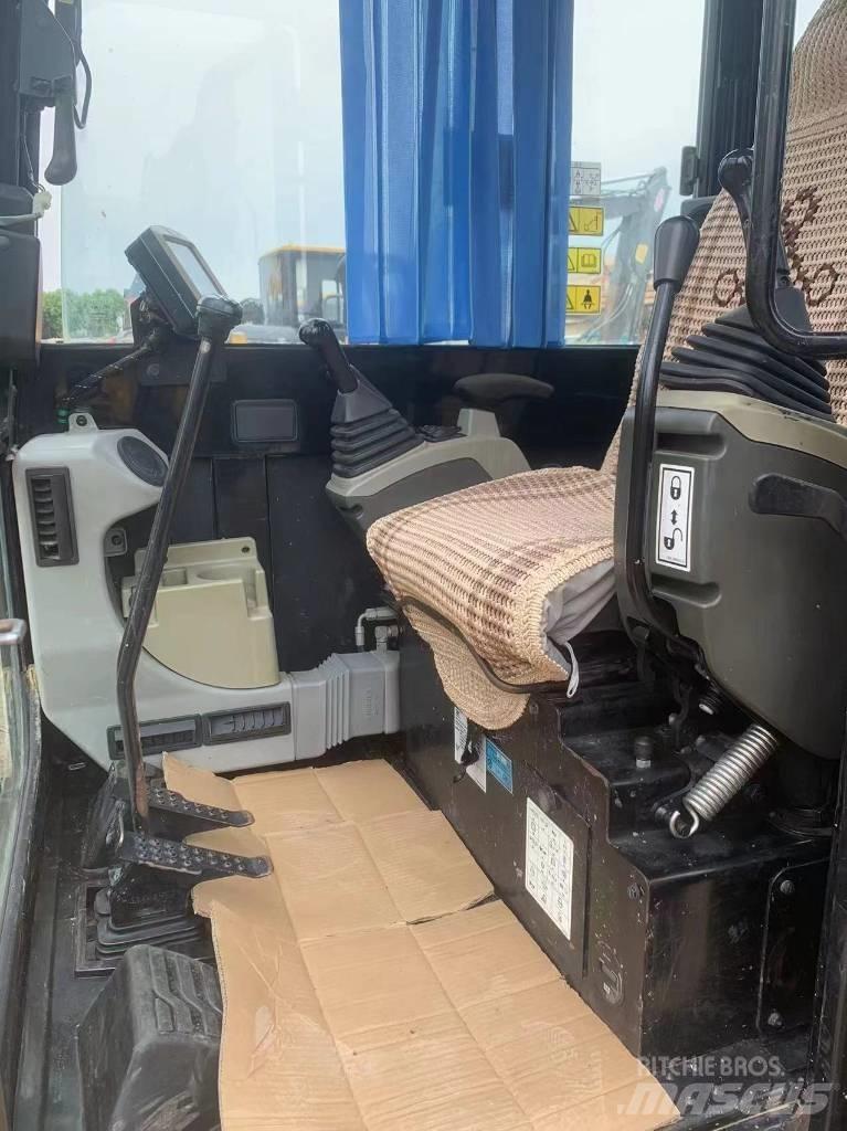 CAT 306E2 Kāpurķēžu ekskavatori