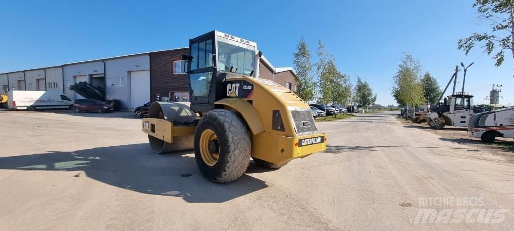 CAT CS 533 Vienvalča grunts veltņi