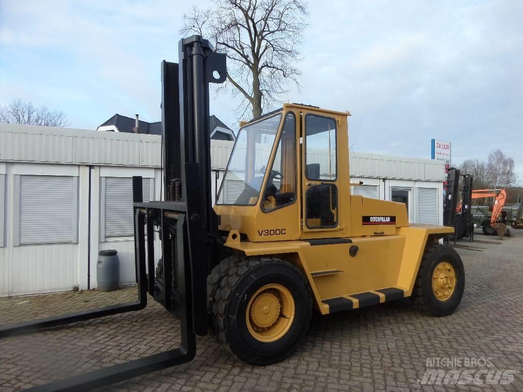 CAT V 300 C Tehnika ar dīzeļa dzinēju