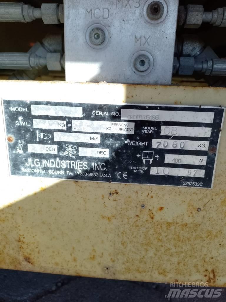 JLG 4394 RT Šķerveida pacēlāji