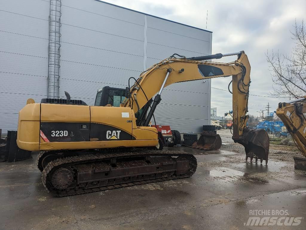 CAT 323 D Kāpurķēžu ekskavatori
