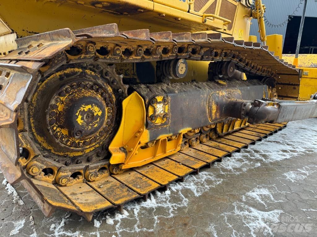 Komatsu D65PX-18 Kāpurķēžu buldozeri