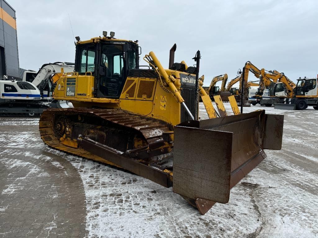 Komatsu D65PX-18 Kāpurķēžu buldozeri