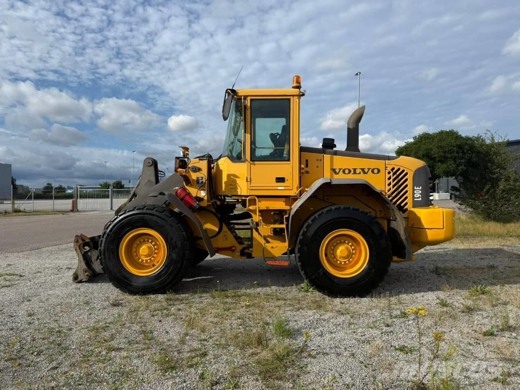 Volvo L 90 E Iekrāvēji uz riteņiem