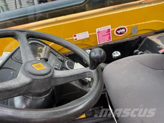 JCB 533-105 Teleskopiskie manipulatori