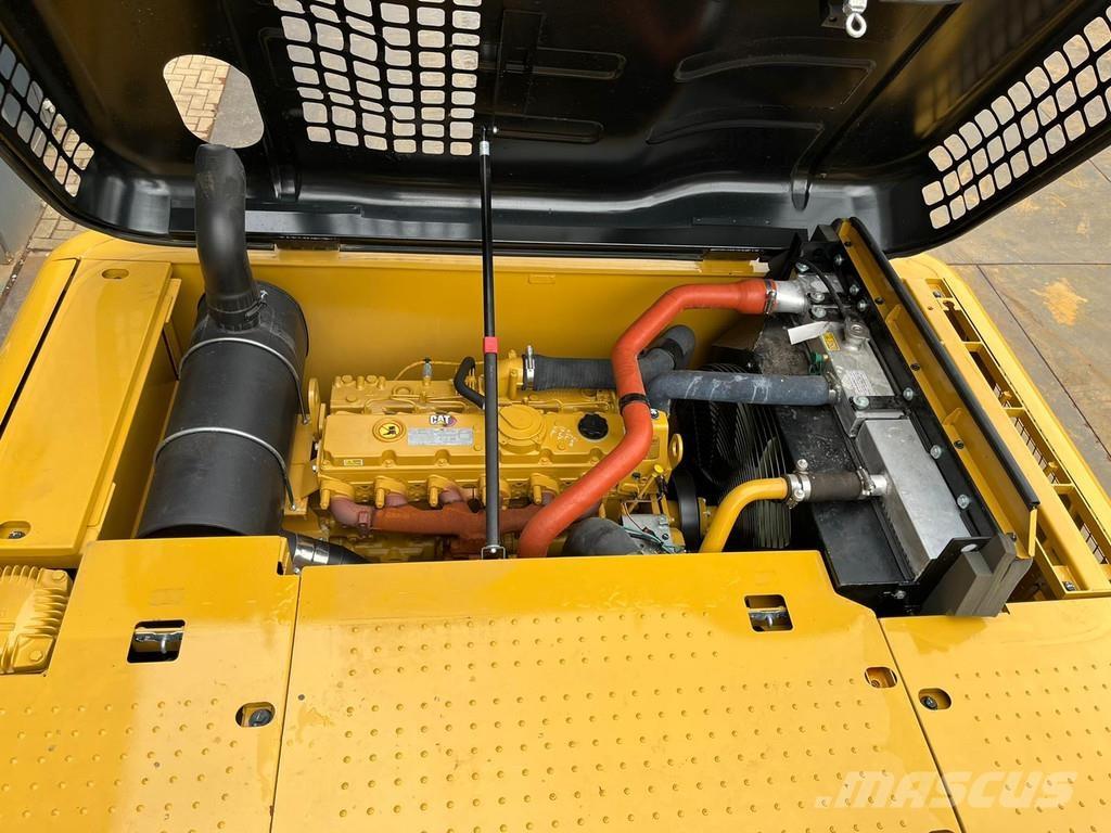 CAT 323D3 Kāpurķēžu ekskavatori