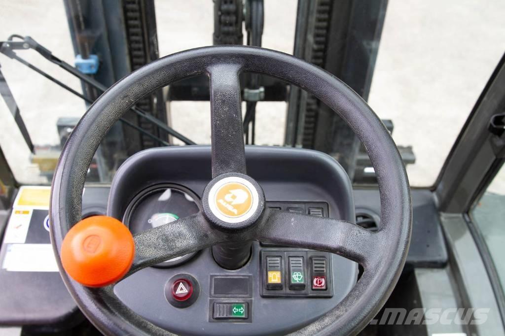 Ausa C 250 H Apvidus autokrāvējs