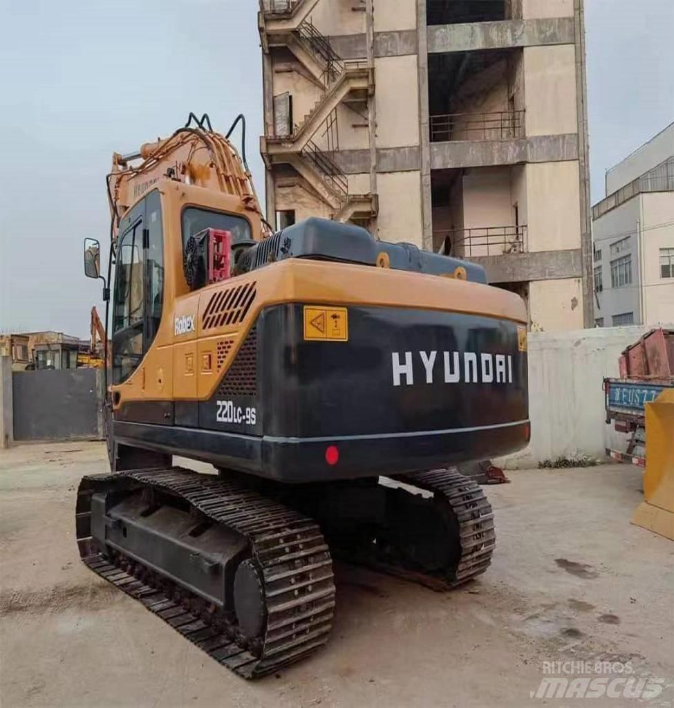 Hyundai R220LC-9S Kāpurķēžu ekskavatori